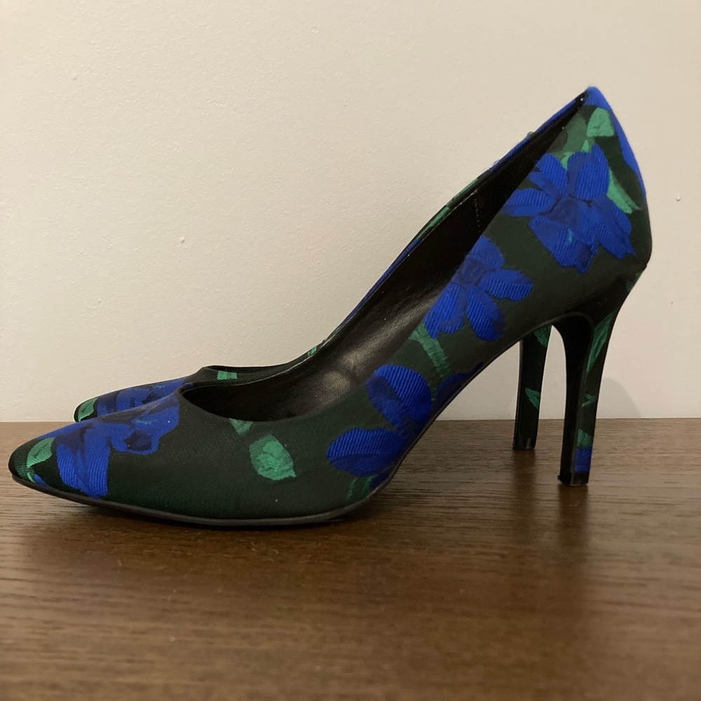 Black pumps with blue and green flora pattern